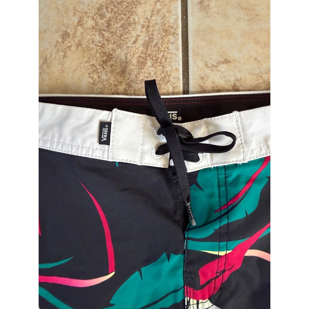 Vans Mens 28 Floral Striped Board Shorts Black White Tropical Bird of Paradise - Picture 7 of 8